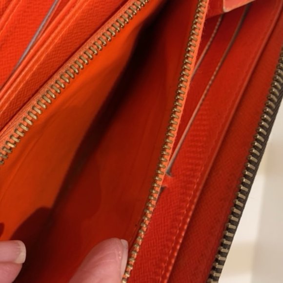 Authentic Louis Vuitton Graffiti zippy wallet case - Picture 8 of 13